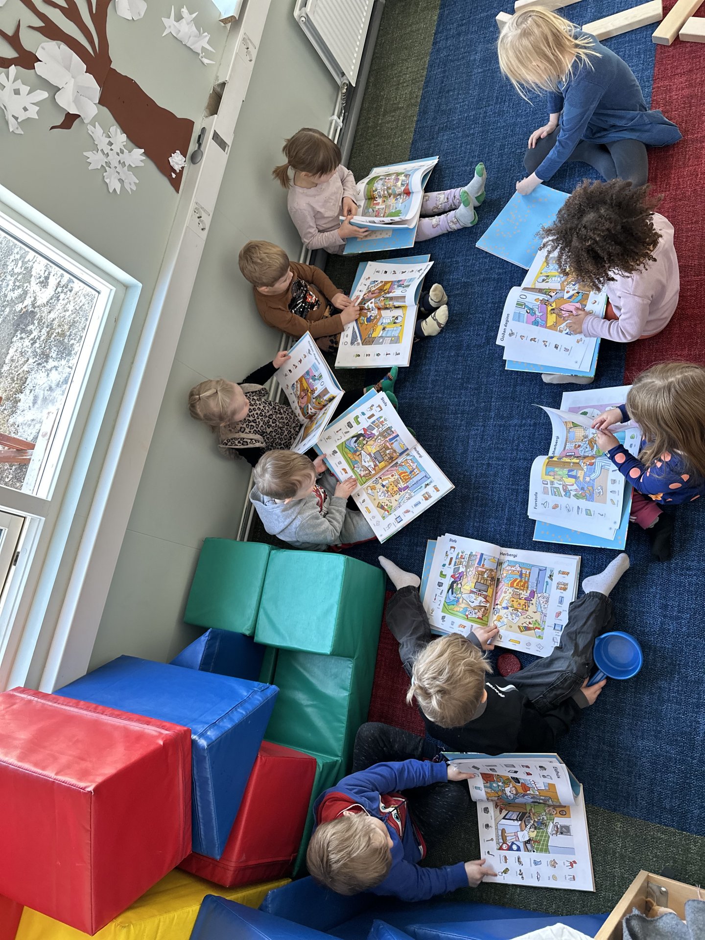 Leikskóladeildir Þingeyjarskóla; Krílabær og Barnaborg, auglýsa eftir leikskólakennurum