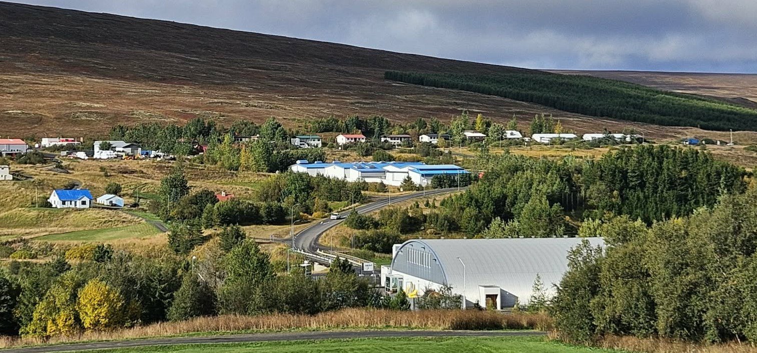 Vegna niðurstöðu Úrskurðarnefndar um starfsleyfi Samherja á Laugum