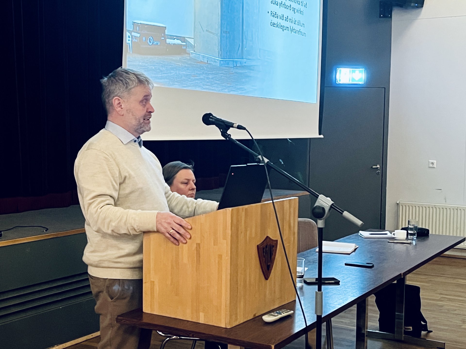 Vel mætt á fund um framtíð fiskþurrkunar á Laugum